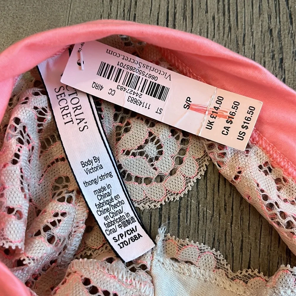 Victoria’s Secret Lace Thong Body By Victoria Size Small New NWT beige pink